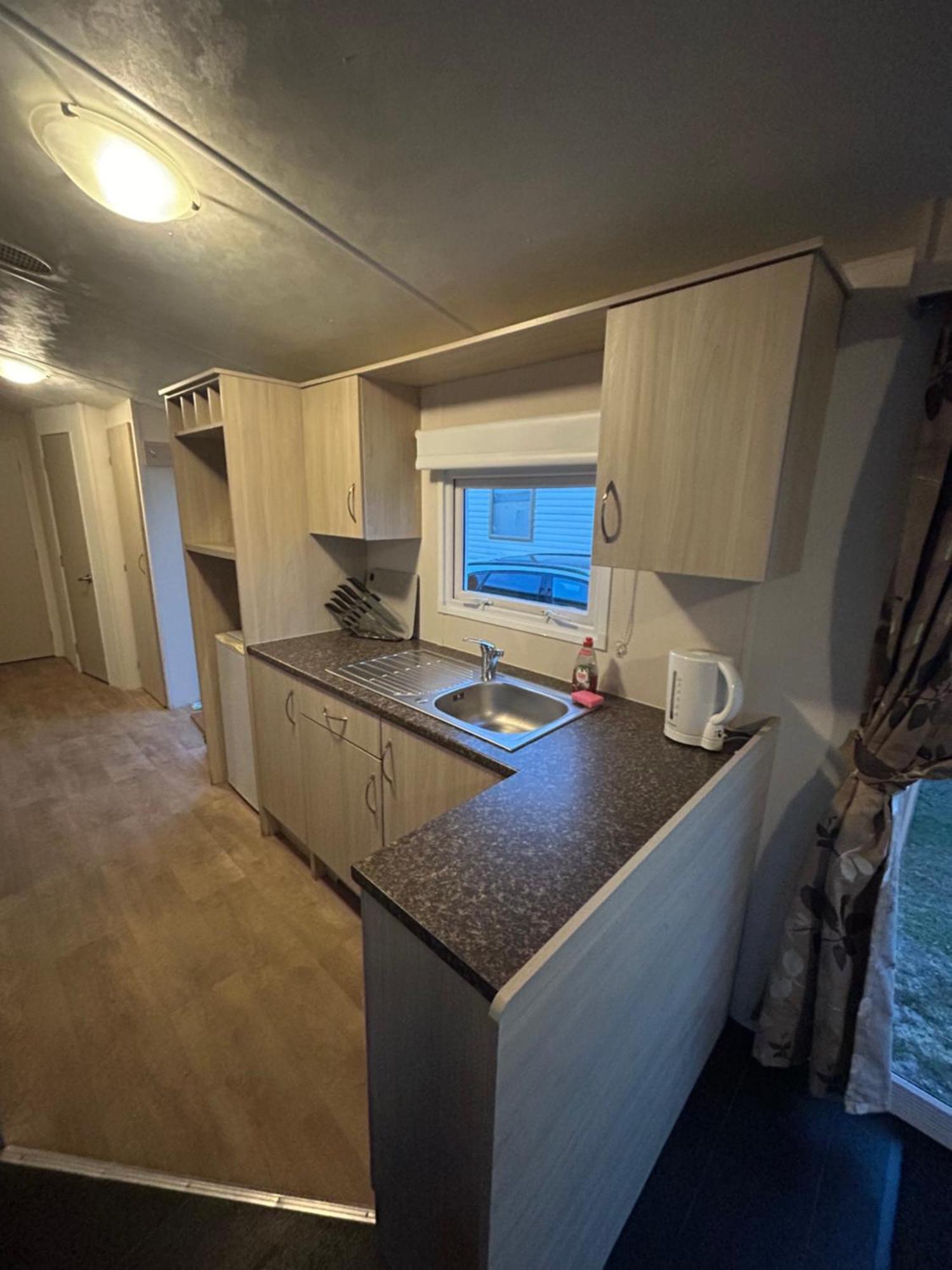 Caravan In Barmouth Campsite Llanddwywe